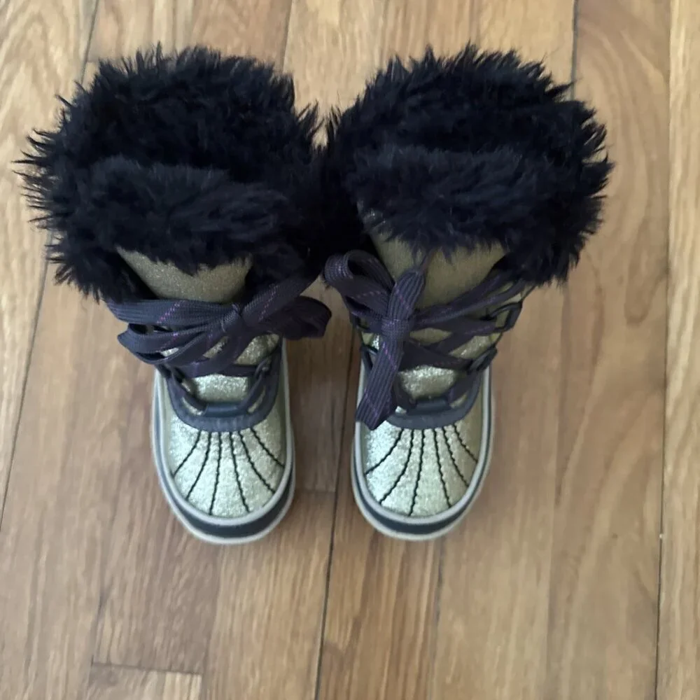 Sorel Tivoli II Girls Snow Winter Boots Gold Glitter Waterproof Faux Fur Size 8